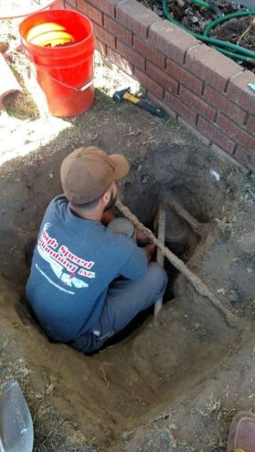 Should Broken Pipes Be Fixed Before Selling a Home?
